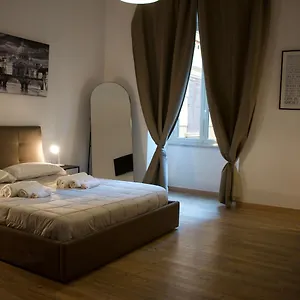 rome-luxury-flat-4.it-romehotels.com/