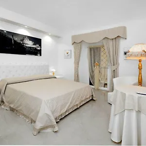 ludovisi-barberini-apartment-for-short-rental.it-romehotels.com/